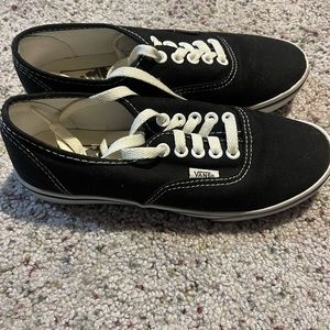 Women’s Black Atwood Vans Size 6
